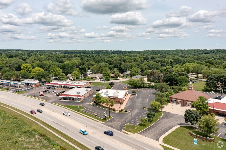 More Photos Of 551 S 8th St, West Dundee Restaurant For Sale