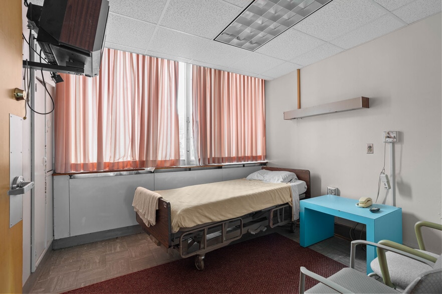 More Photos Of 94 Hospital St, Ridgway Specialty For Sale