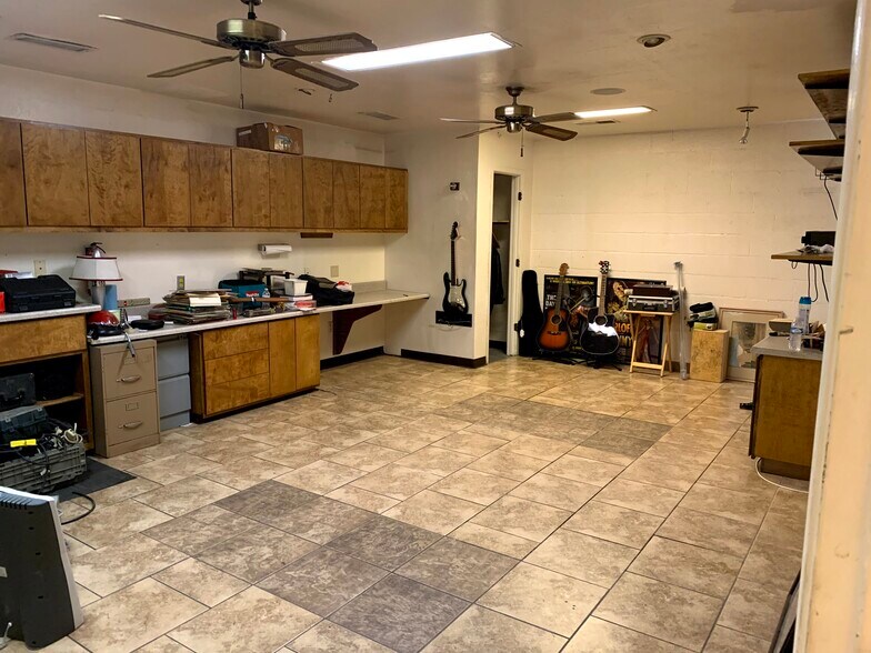 More Photos Of 6070 N 57th Ave, Glendale Warehouse For Sale