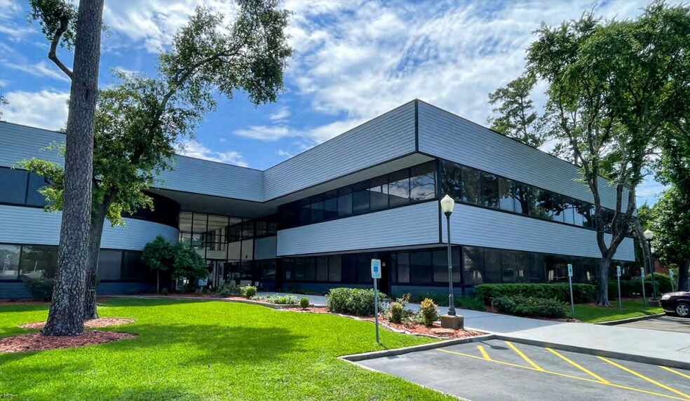 More Photos Of 333 N Rivershire Dr, Conroe Office For Lease