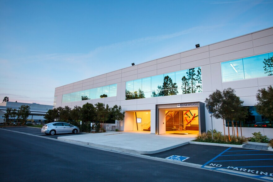 More Photos Of 2015 Manhattan Beach Blvd, Redondo Beach Office For Sale