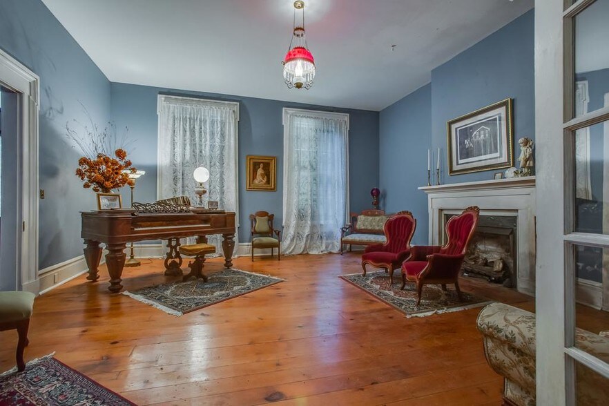 More Photos Of 2536 Duplex Rd, Spring Hill Specialty For Sale