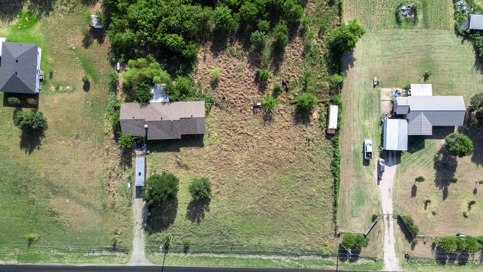 More Photos Of 4433 FM 1565, Caddo Mills Flex For Sale