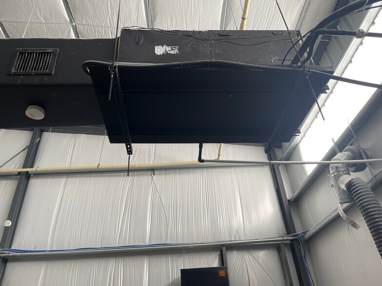 More Photos Of 22924 Kuykendahl Rd, Spring Light Manufacturing For Lease