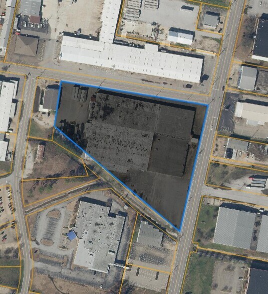 More Photos Of 1031 S Green St, Tupelo Warehouse For Sale