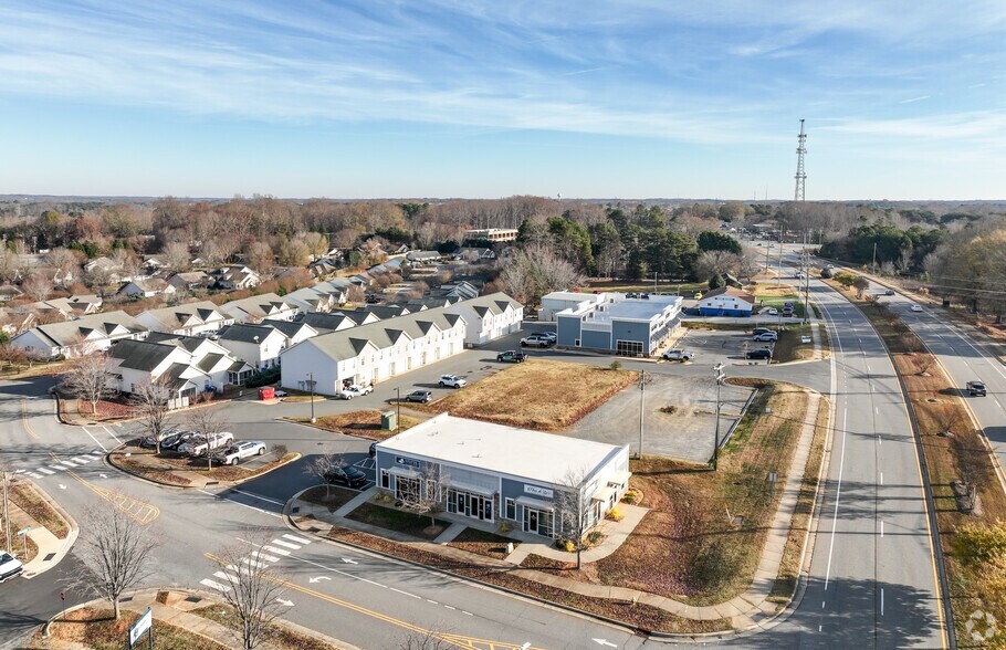 More Photos Of 110 Village Commerce Dr, Mooresville Office For Lease