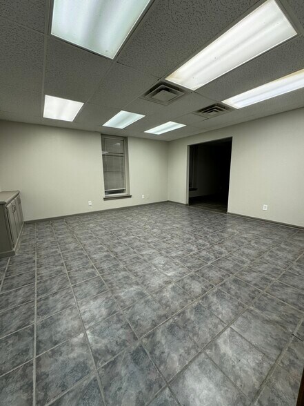 More Photos Of 901 N Virginia Ave, Oklahoma City Manufacturing For Lease
