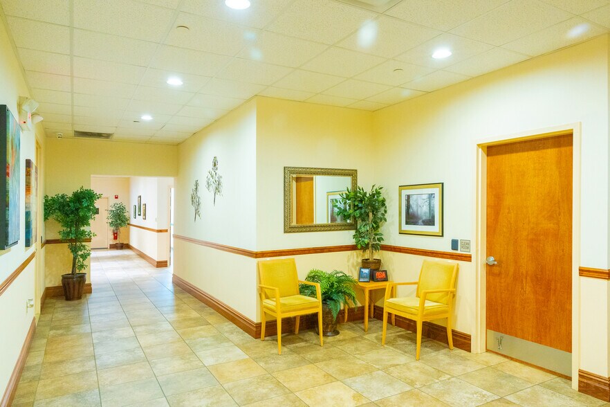 More Photos Of 202-206 Pegasus Ave, Northvale Warehouse For Lease