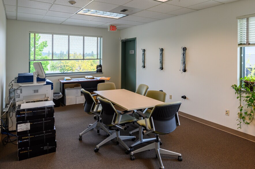 More Photos Of 296 SW Columbia St, Bend Office For Sale