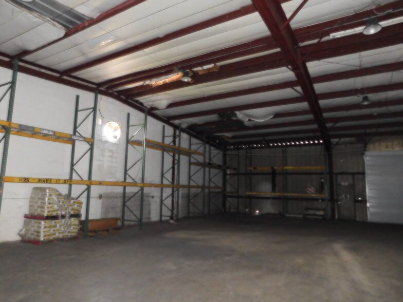 More Photos Of 1512 E Gary Rd, Lakeland Flex For Sale