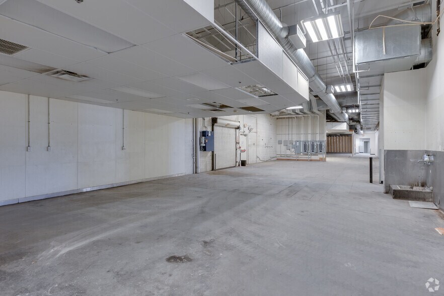 More Photos Of 5130 W Peoria Ave, Glendale Supermarket For Sale