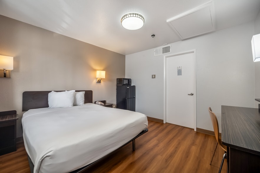 More Photos Of 750 Raintree Dr, Carlsbad Hotel For Sale