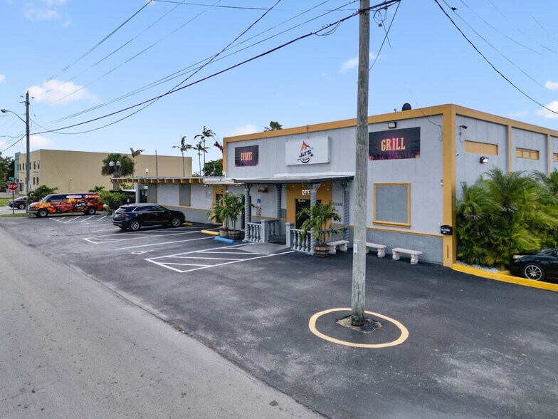 More Photos Of 17 NE 1st Rd, Homestead Storefront Retail Office For Sale
