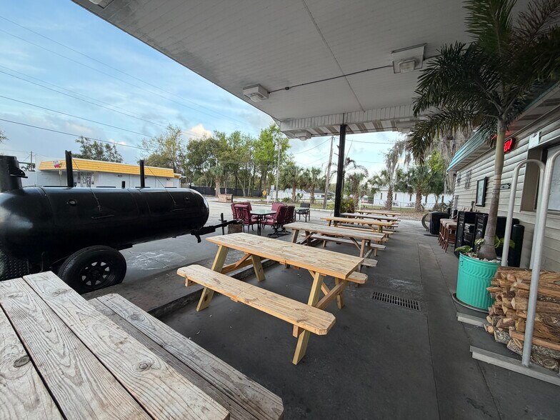 More Photos Of 1095 US Highway 17 S, Bartow Auto Repair For Sale