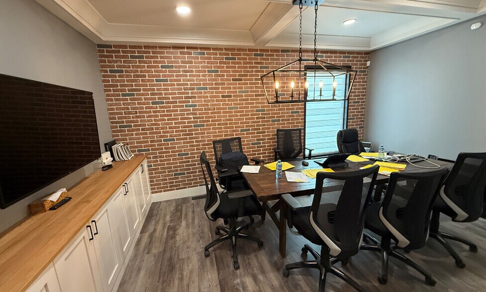 More Photos Of 5214 Gaetz Ave, Red Deer Auto Dealership For Sale
