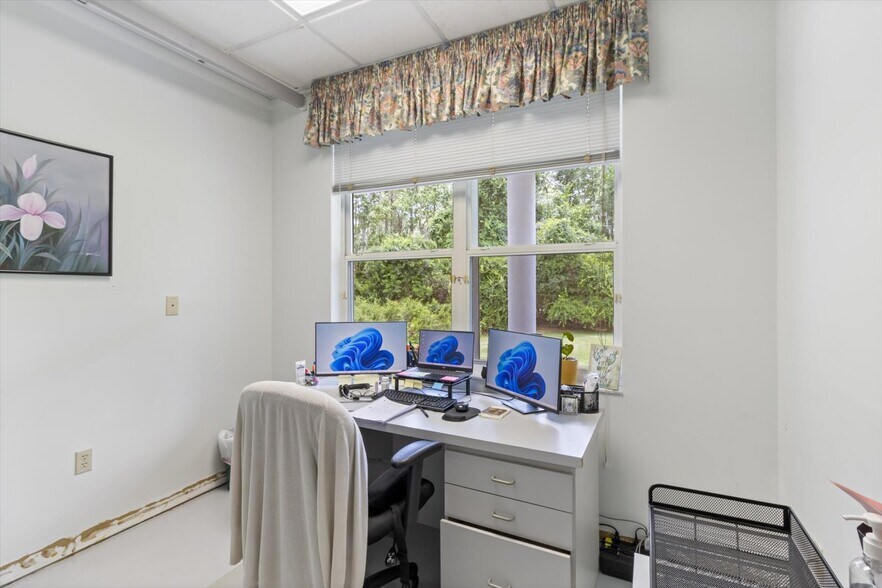 More Photos Of 268 S Suncoast Blvd, Crystal River Office For Sale