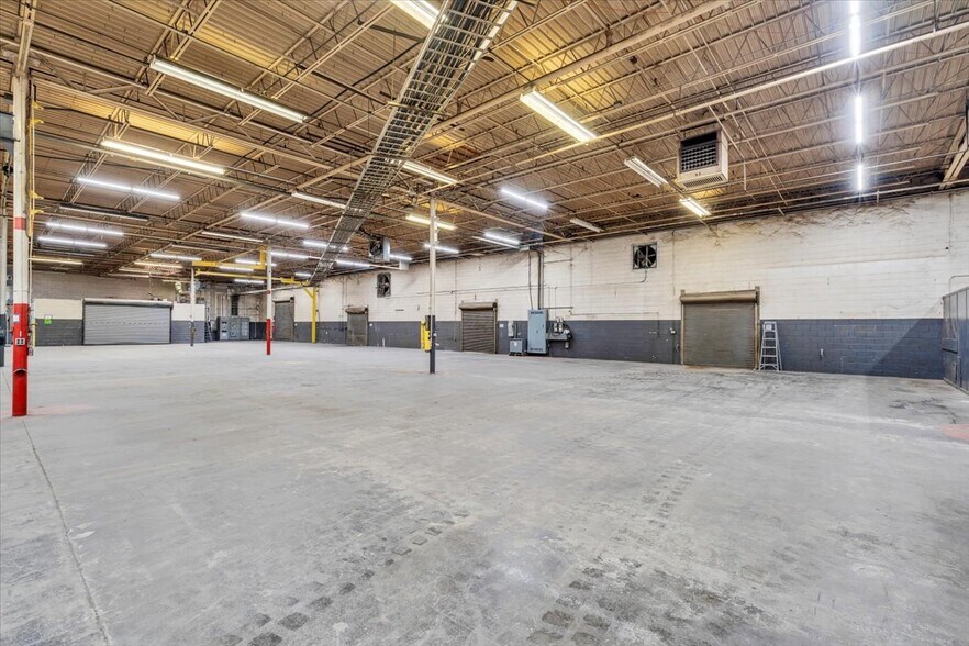 More Photos Of 650 Frith Dr, Ridgeway Manufacturing For Lease