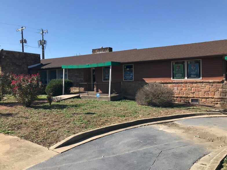 More Photos Of 2121 Wade Hampton Blvd, Greenville Freestanding For Sale