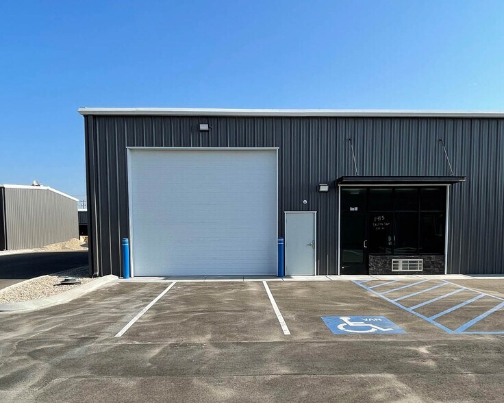 More Photos Of Aviation Way & Skyway St, Caldwell Unknown For Lease