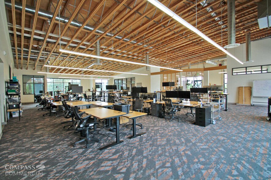 More Photos Of 2723 NW Potts Ct, Bend Office For Lease