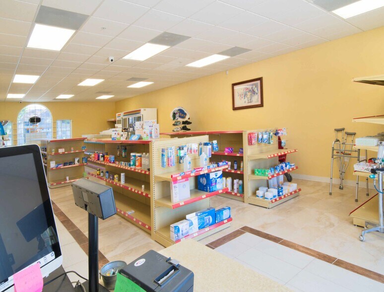 More Photos Of 7772 Warner Ave, Huntington Beach Medical For Lease