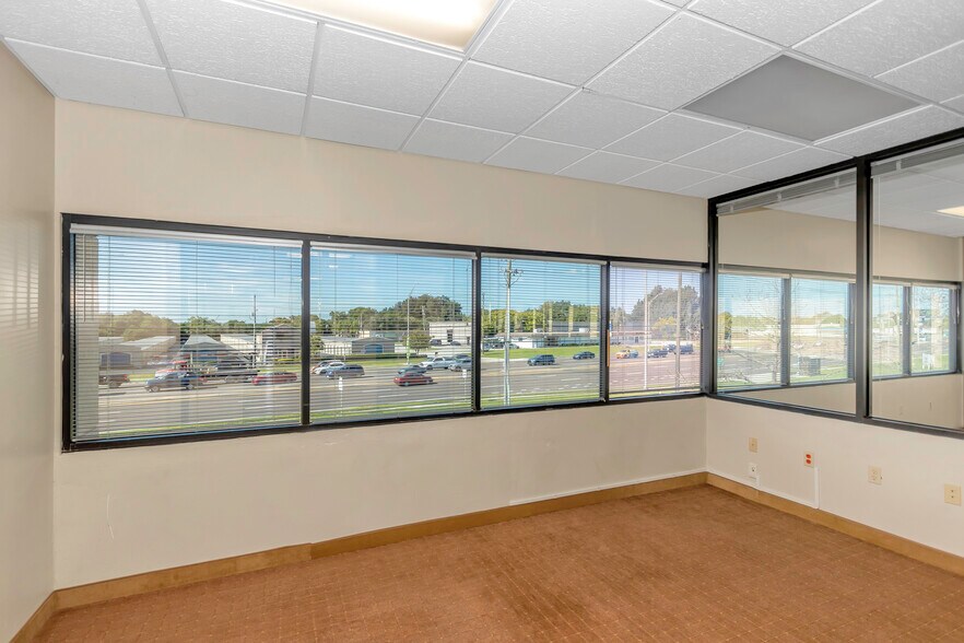 More Photos Of 5801 Ulmerton Rd, Clearwater Loft Creative Space For Lease