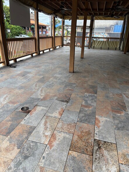 More Photos Of 605 6th St, Kemah Freestanding For Lease