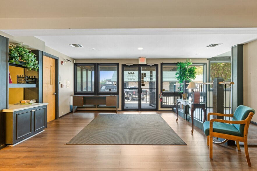 More Photos Of 2125 Sidney Baker St, Kerrville Storefront Retail Office For Sale