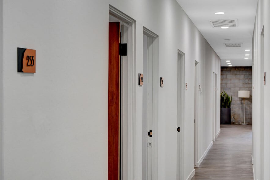 More Photos Of 319 S 3rd St, Las Vegas Loft Creative Space For Sale