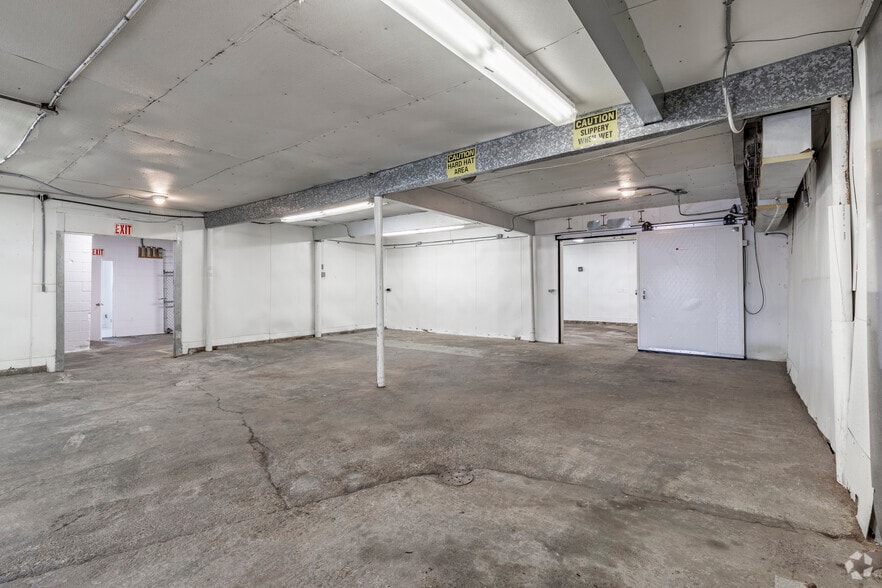 More Photos Of 726 N Expressway 77, Harlingen Warehouse For Lease