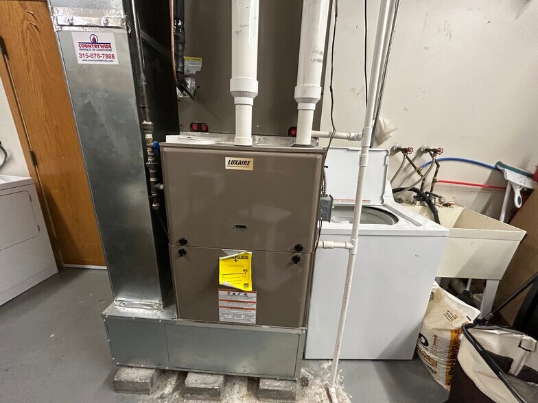 More Photos Of 170 Intrepid Ln, Syracuse Medical For Sale