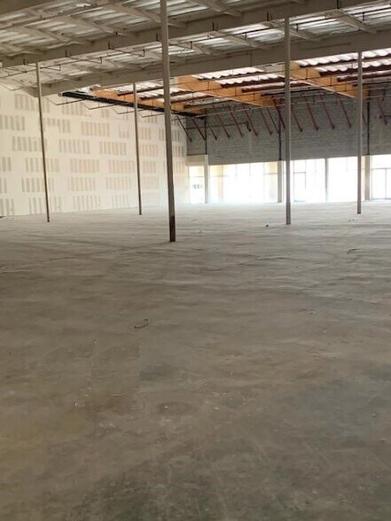 More Photos Of 632 Lindero Canyon Rd, Oak Park Restaurant For Lease