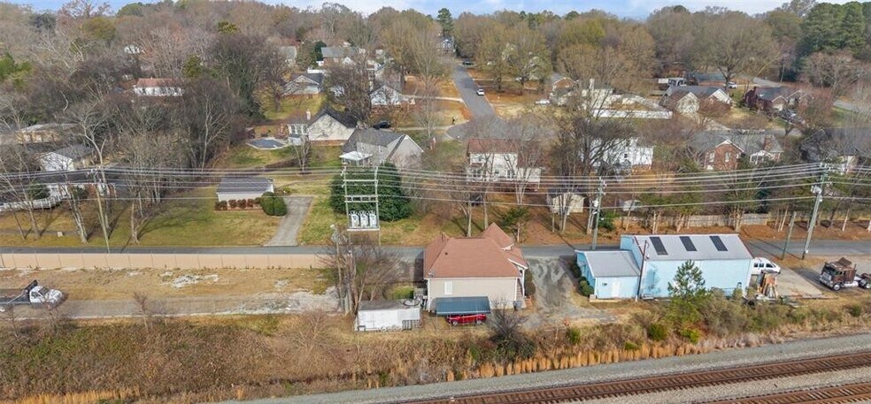 More Photos Of 4423 Railroad Ave, Harrisburg Office For Sale