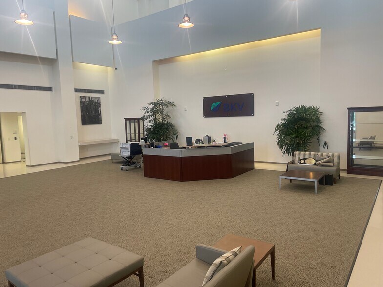 More Photos Of 1209 County Road 1304, Bridgeport Office For Sale