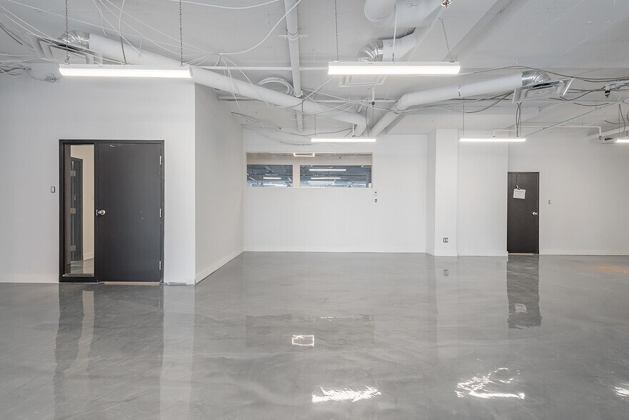 More Photos Of 7001-7035 Boul Saint-Laurent, Montréal Office For Lease