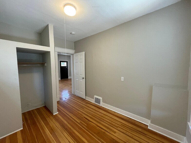 More Photos Of 146 N Logan St, Denver Specialty For Sale
