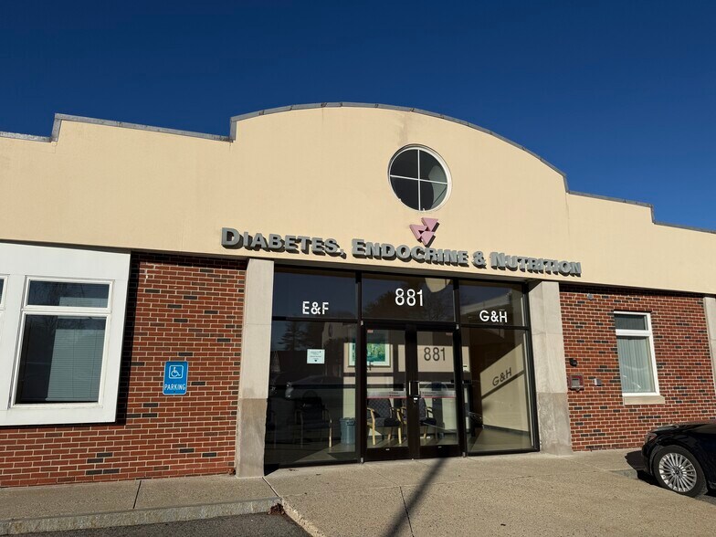 More Photos Of 879-881 Lafayette Rd, Hampton Medical For Lease