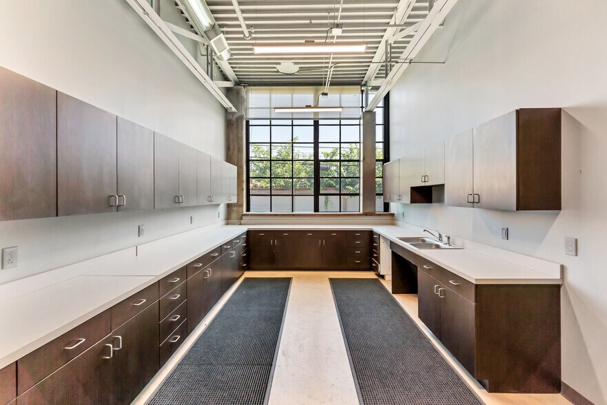 More Photos Of 201 N Rupert St, Fort Worth Office For Lease