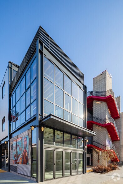 More Photos Of 212 Eucalyptus Dr, El Segundo Office For Lease