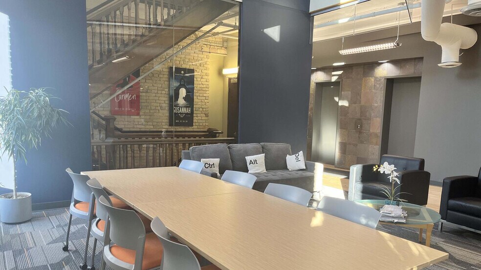 More Photos Of 211 Bannatyne Av, Winnipeg Office For Lease