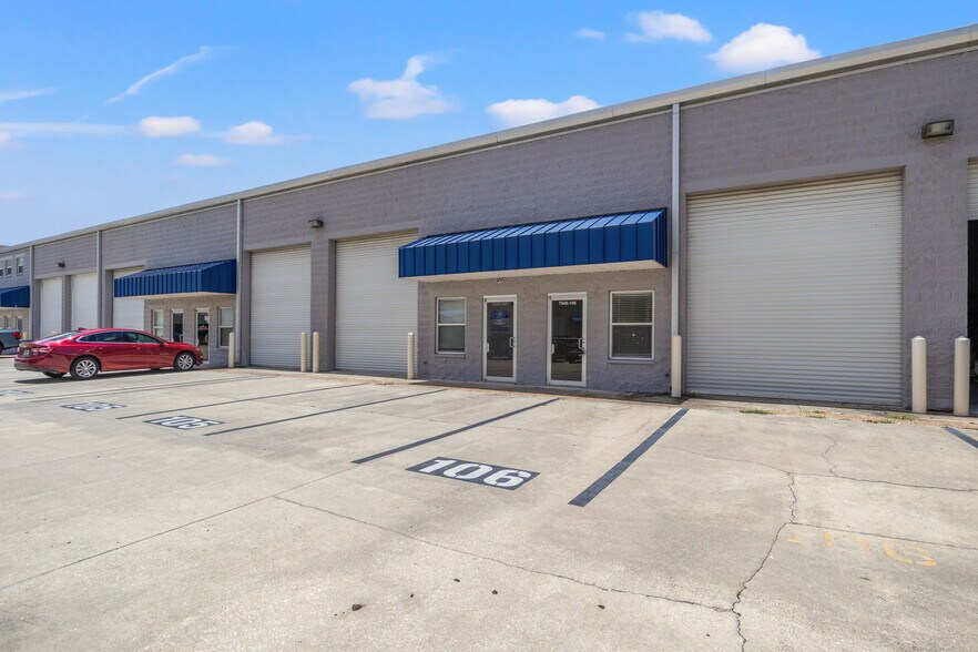 More Photos Of 7949 Atlantic Blvd, Jacksonville Light Distribution For Lease