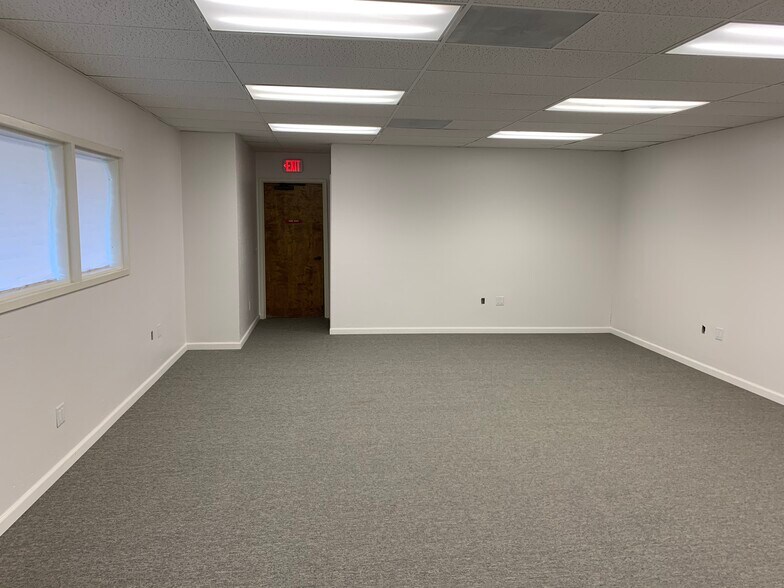 More Photos Of 1088 Branham Ln, San Jose Loft Creative Space For Lease