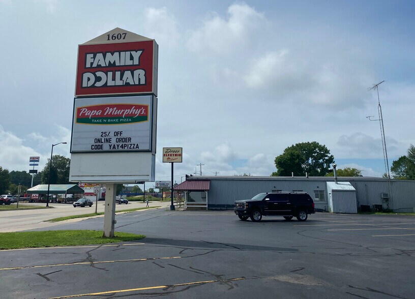 More Photos Of 1607 Marinette Ave, Marinette Convenience Store For Sale