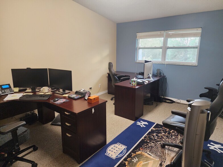 More Photos Of 2105 Drew St, Clearwater Office For Sale