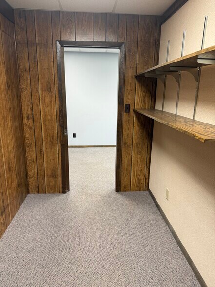 More Photos Of 424 E Mill Ave, Pelican Rapids Office For Lease