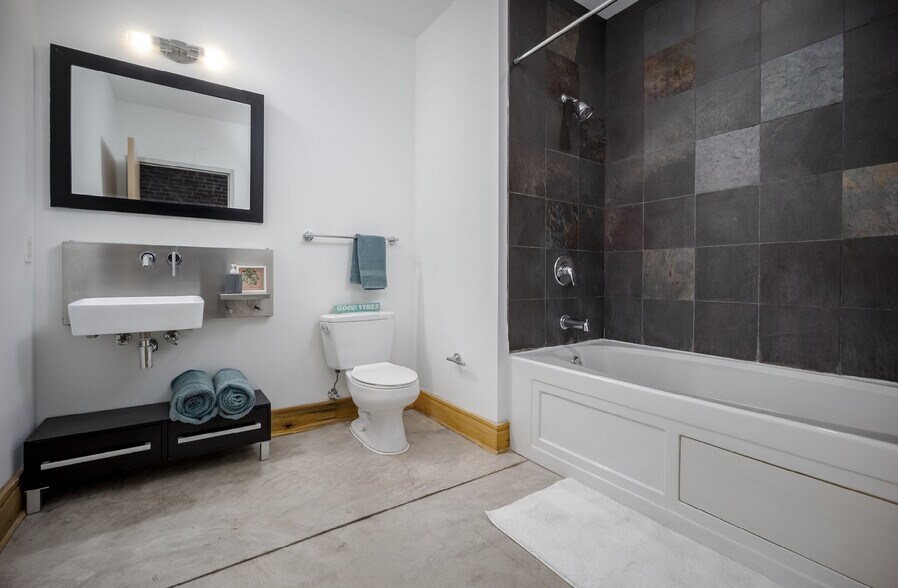 More Photos Of 1000 Spruce St, Saint Louis Apartments For Lease