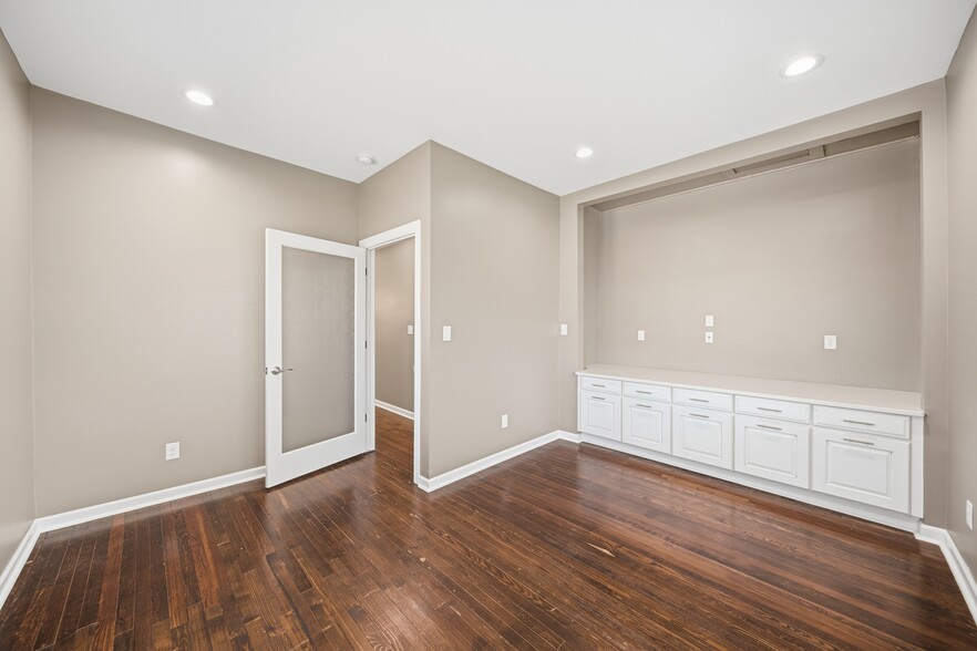 More Photos Of 1628 S Cincinnati Ave, Tulsa Office For Sale