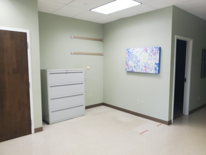 More Photos Of 3347 W 12th St, Erie Office For Lease