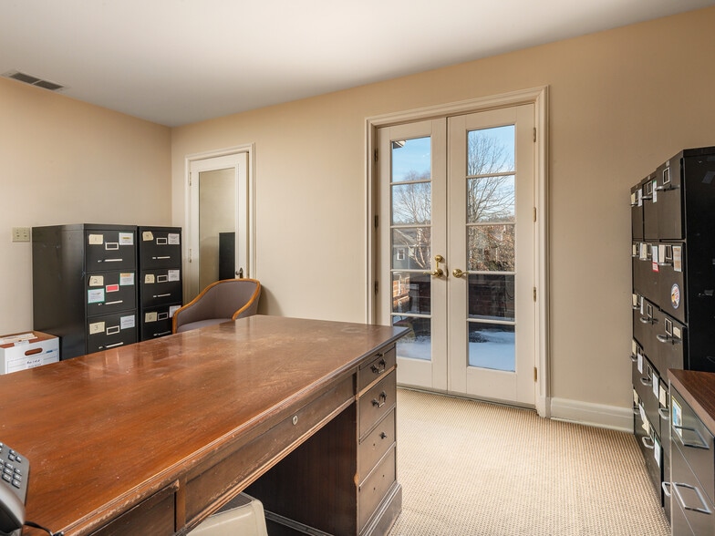 More Photos Of 1526 Kanawha Blvd E, Charleston Office Residential For Sale