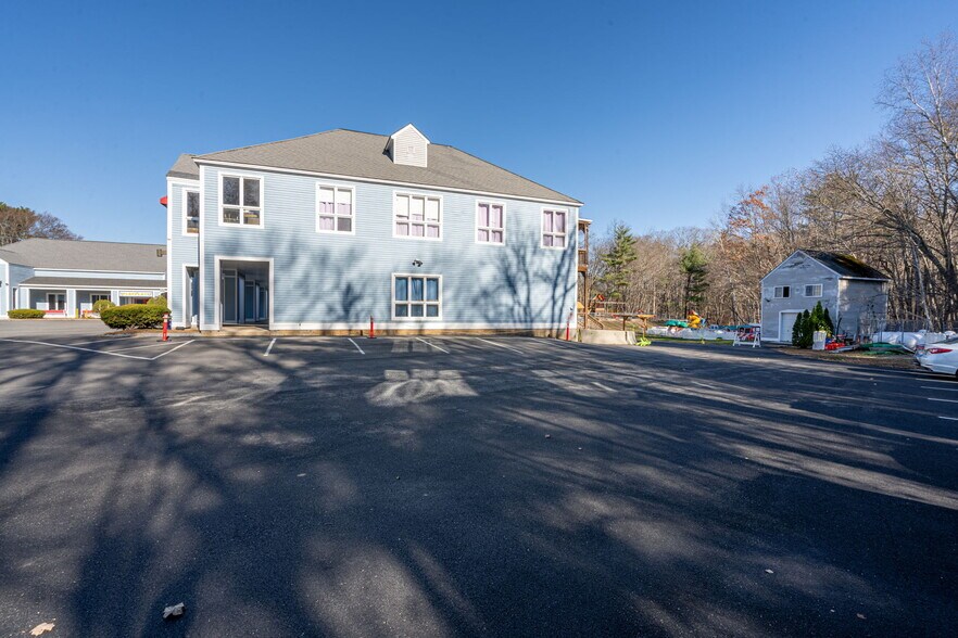 More Photos Of 105 Lafayette Rd, Hampton Falls Freestanding For Sale